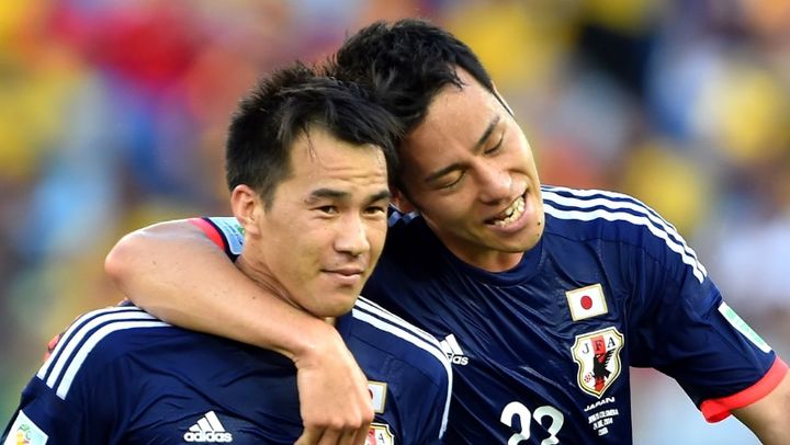 会いに行けるサッカー選手！？吉田麻也が明かす、“飾らない”岡崎慎司の「運転免許センター伝説」とは