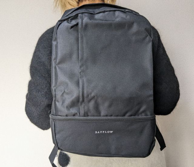 バッグ背負った2