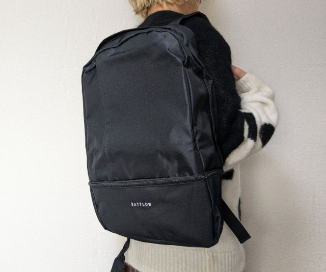 バッグ背負った