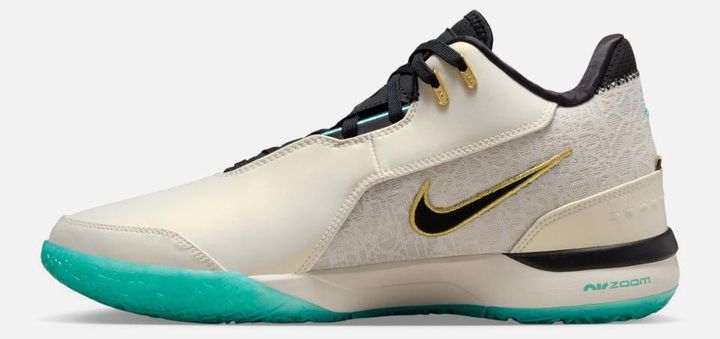 普段履きしたい！『リヴァプール×LeBron』新作コラボの“バッシュ”は春先にぴったりの爽やかカラー