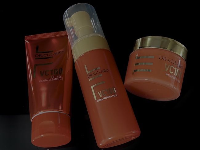 左から『VC100ホットピールKEANAクレンジング』『VC100KEANAウォッシングフォーム』『VC100ウォーターエマルジョン』