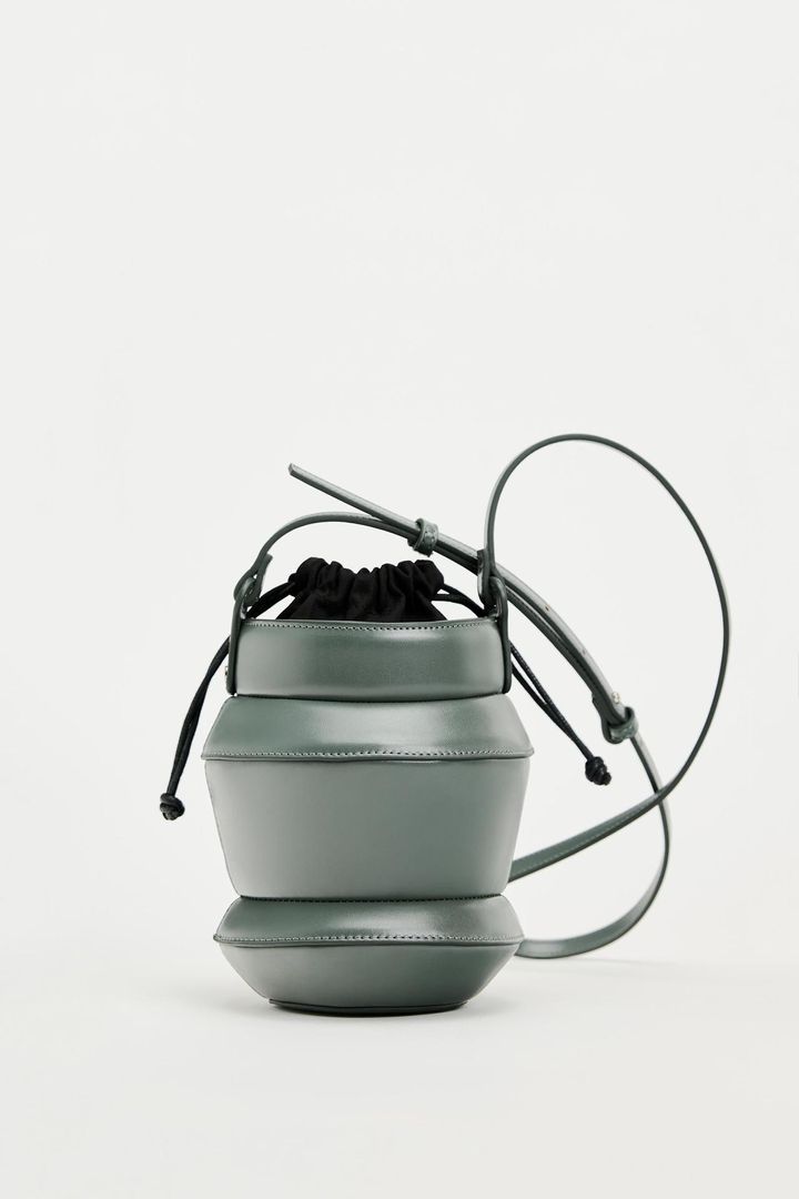 画像1: 出典：ZARA