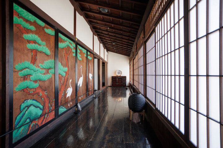 寺院の名残を感じる茶寮「世世」のアフタヌーンティーで、奈良散策のひと休みを