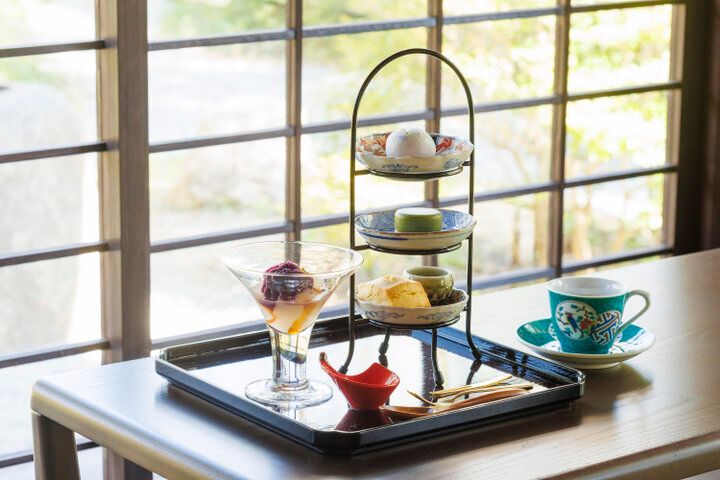 寺院の名残を感じる茶寮「世世」のアフタヌーンティーで、奈良散策のひと休みを