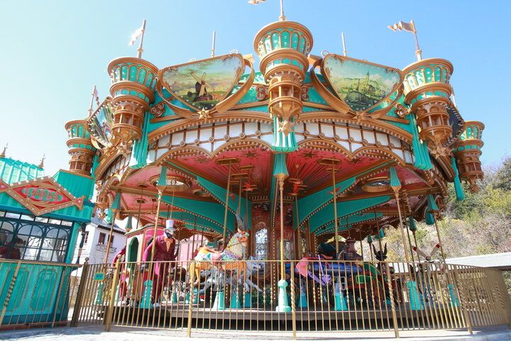 「ハウルの城」や「グーチョキパン屋」も。「ジブリパーク」の新エリア「魔女の谷」がオープン