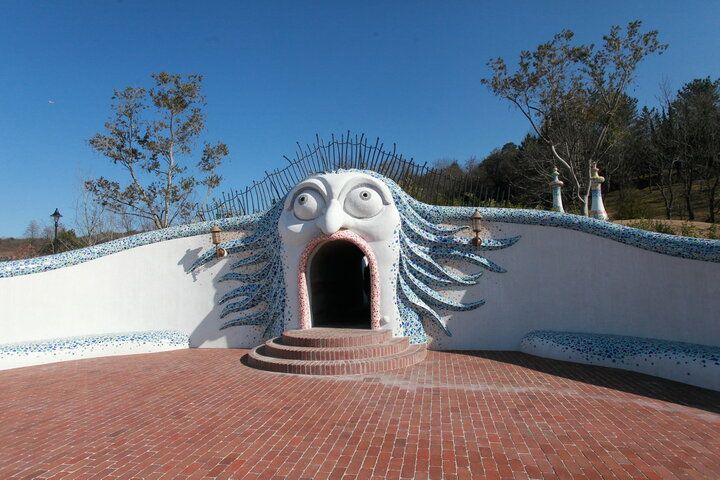 「ハウルの城」や「グーチョキパン屋」も。「ジブリパーク」の新エリア「魔女の谷」がオープン