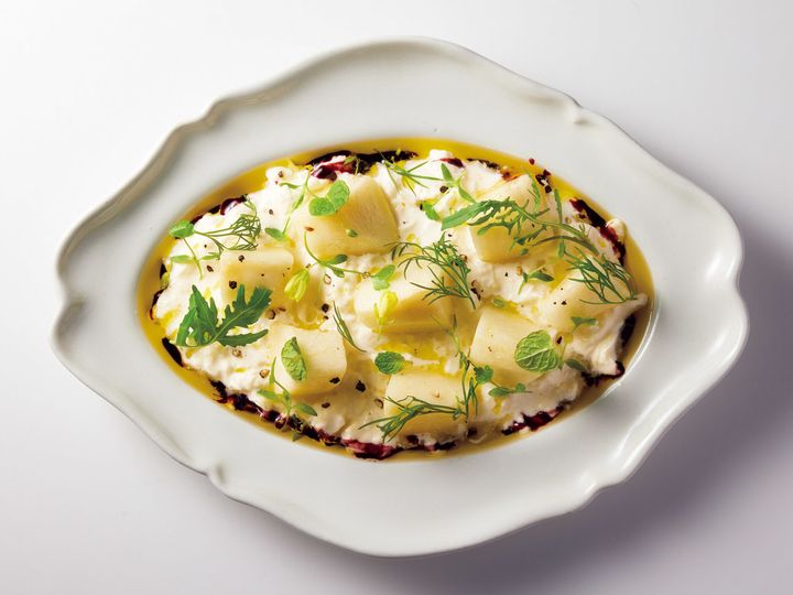 茅場町『Bistro yen』の「ストラッチャテッラと季節のフルーツ」