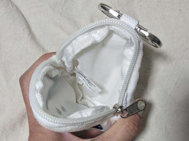 ふわふわポーチの中身