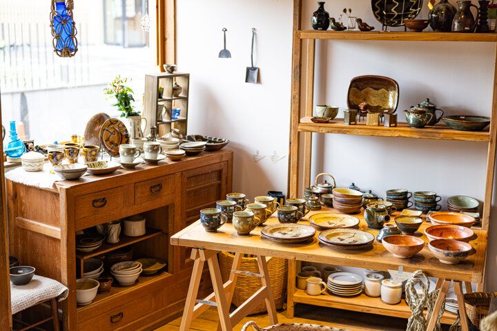 広島・宮島にある小さな工芸品の店「シグナル」で、中国地方のクラフトに出会う