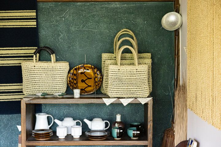 広島・宮島にある小さな工芸品の店「シグナル」で、中国地方のクラフトに出会う