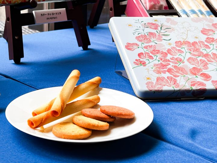「シガール」で有名な「ヨックモック」が設立55周年！日比谷花壇コラボのクッキー缶などを紹介します！