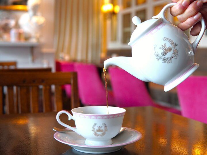 マリー・アントワネットも愛した菜園で収穫したバラとリンゴのフレーバードティー♪「LE SALON DE NINA’S クイーンズスクエア横浜店」