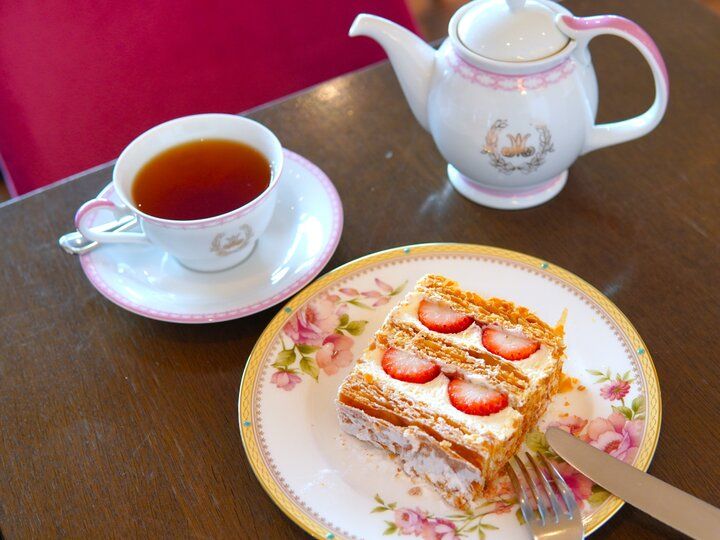 マリー・アントワネットも愛した菜園で収穫したバラとリンゴのフレーバードティー♪「LE SALON DE NINA’S クイーンズスクエア横浜店」