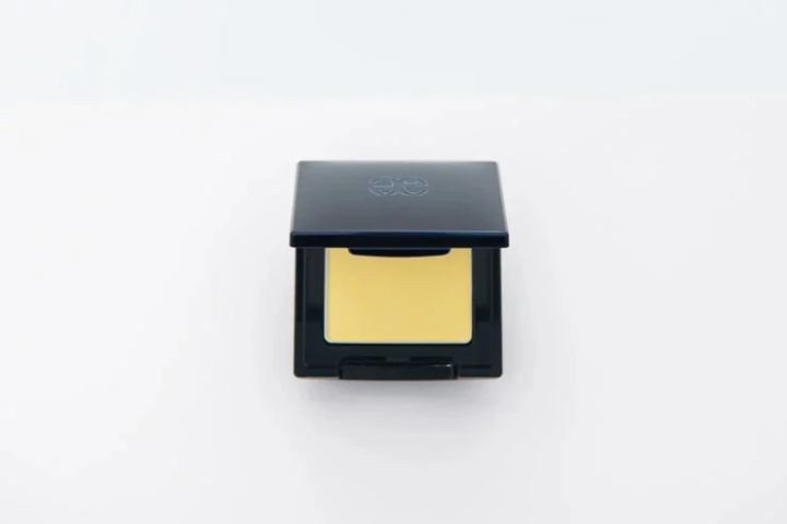 シングルアイシャドウならこれ！『ELLEGANCE RAZZLE（エレガンス ラズル）』の「アイカラー 45 Weekend citron」