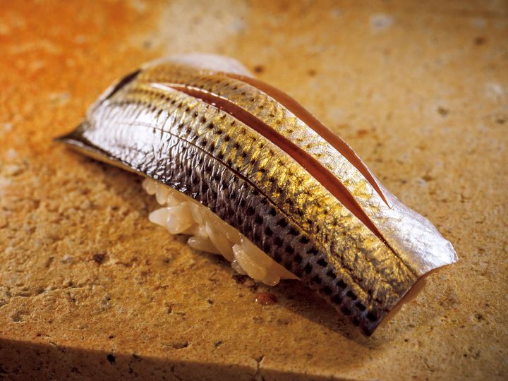 東銀座『鮨 いつつ』の「小肌」