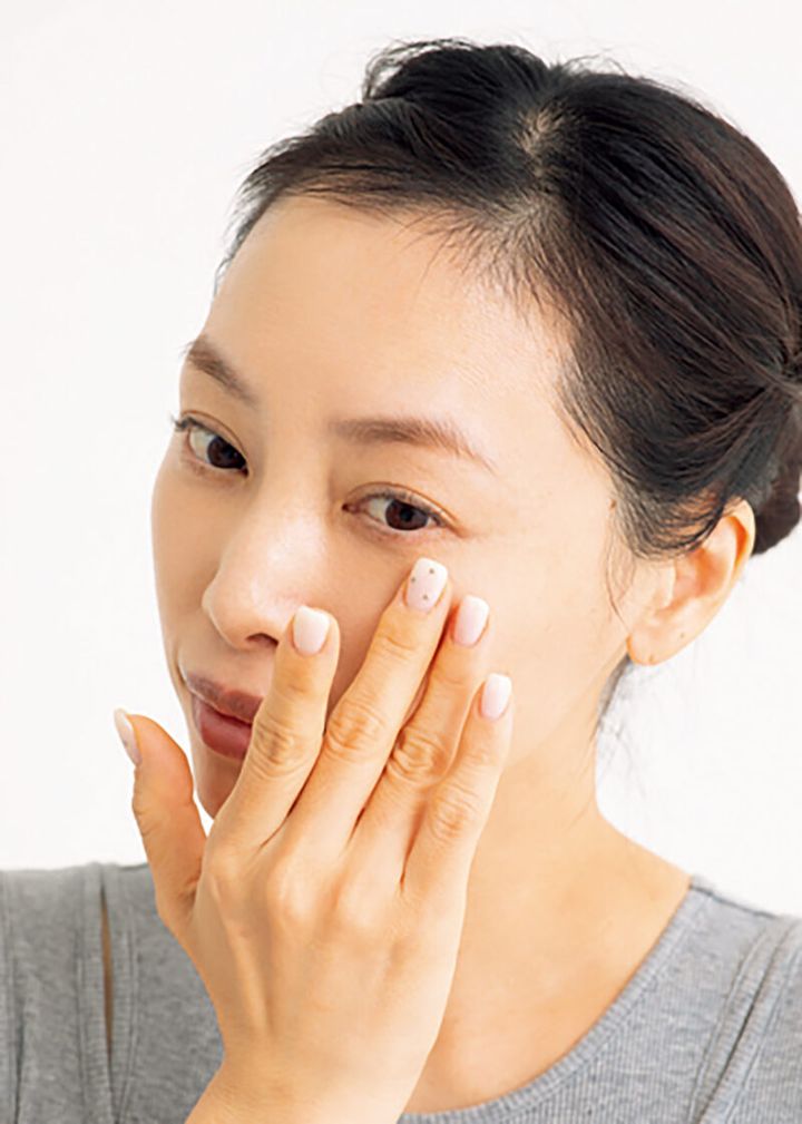 肌のくすみを解決するフェイスパウダー メイク