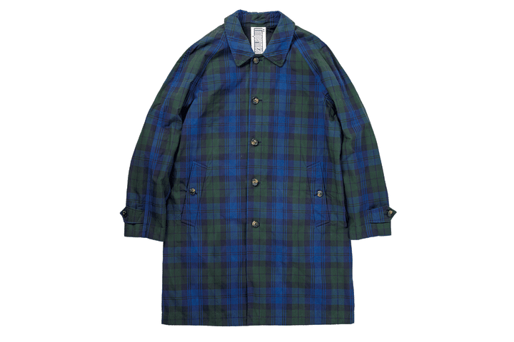 〈リンペルメアビレ〉のトレンチコート