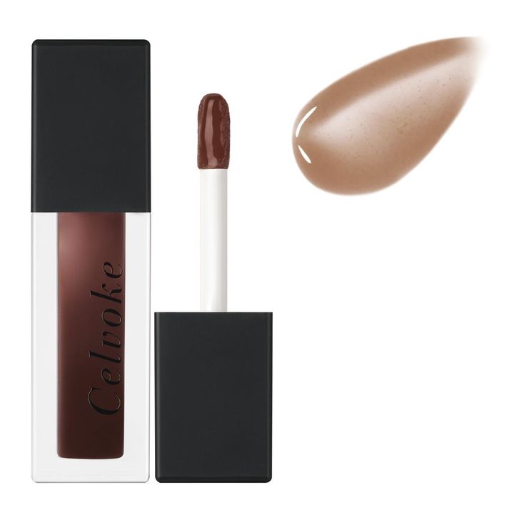 画像: 唇の色味とかさなることで抜け感と奥行きが生まれるディープブラウン。セルヴォーク モイステン リップドロップ 01 ¥3,300／セルヴォーク 出典：Celvokeウェブサイト