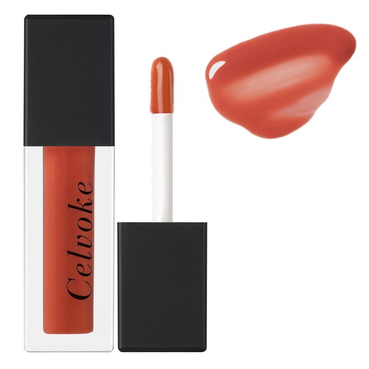 画像: ナチュラル・ネオテラコッタで洒落感と唇の存在をアピール。セルヴォーク モイステン リップドロップ 03 ¥3,300／セルヴォーク 出典：Celvokeウェブサイト