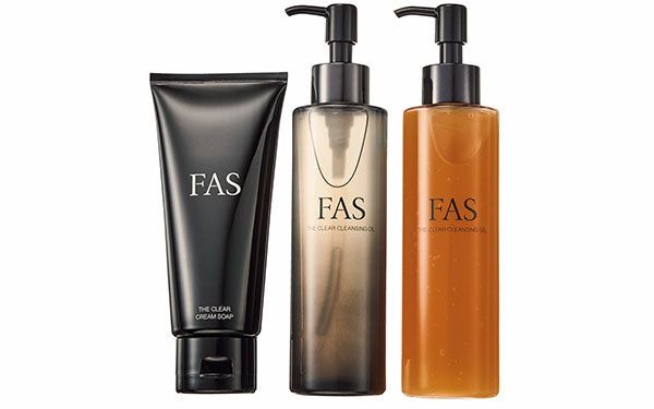 【左】ザ クリア クリームソープ 【中】ザ クリア クレンジングオイル 【右】ザ クリア クレンジングジェル