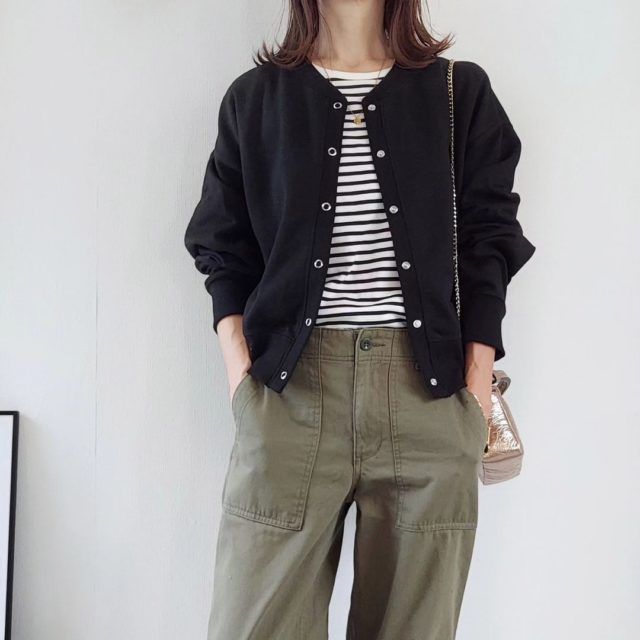 2wayニットコーデの女性4