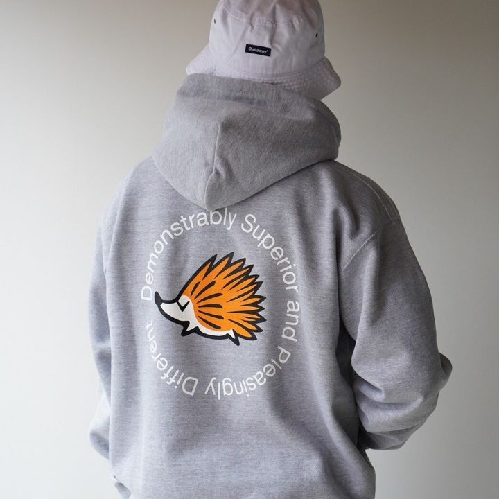 街で着ても、コース着てもかわいい！ Wedgehogの目がVの限定アイテム登場