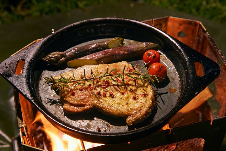 焚き火だけじゃない！春キャンプに役立つ防寒術を紹介！