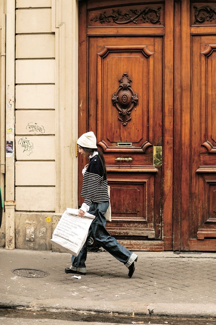 デニム×ボーダーシャツのシンプルコーデはアイテムのデザインにこだわって