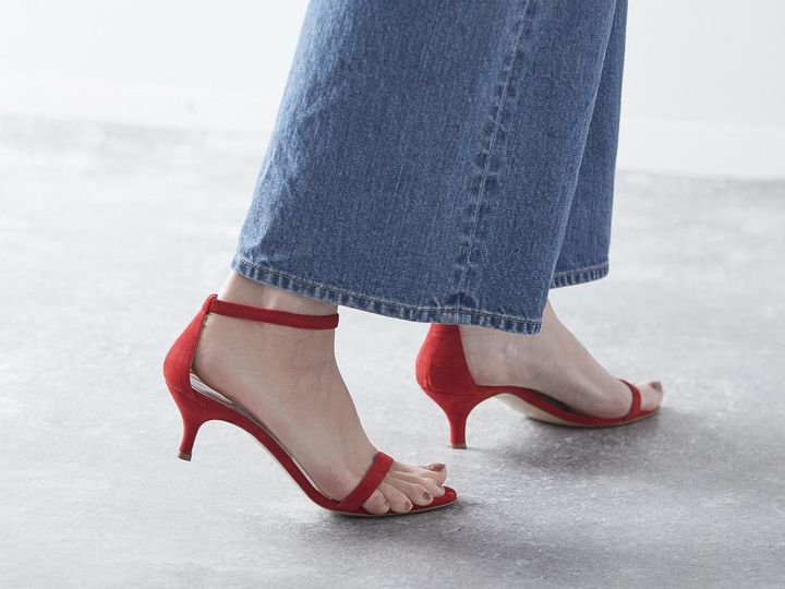 画像: 「【NEBULONI E.】スエード1ストヒール：サンダル」[ヒール高5cm]￥57,200 出典：ジャーナル スタンダード レサージュ