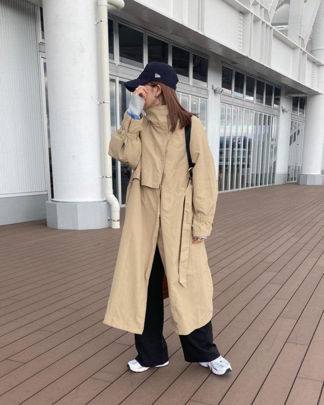 スニーカーコーデの女性2