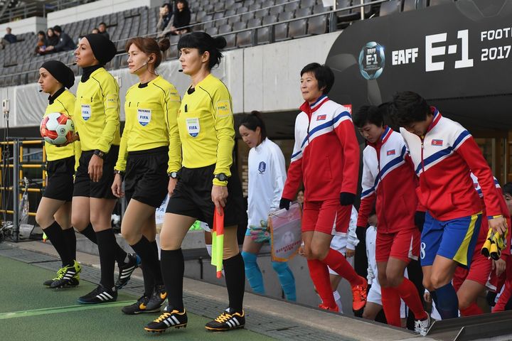 イラン初の「男子の試合を担当するはずだった女性審判」、試合直前に解任される