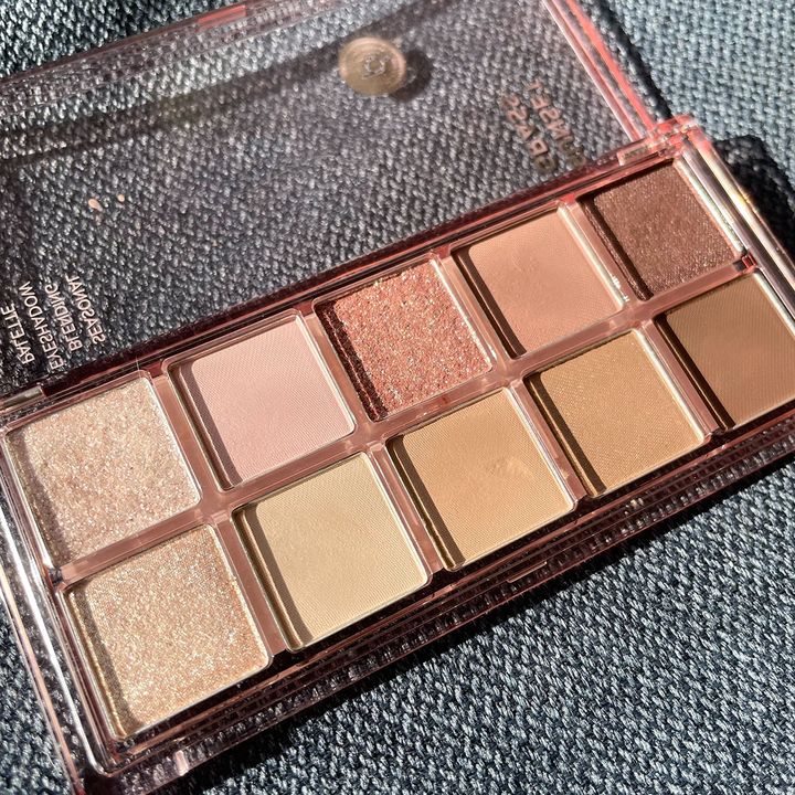 ピーチシー シーズナルブレンディングアイシャドウパレット