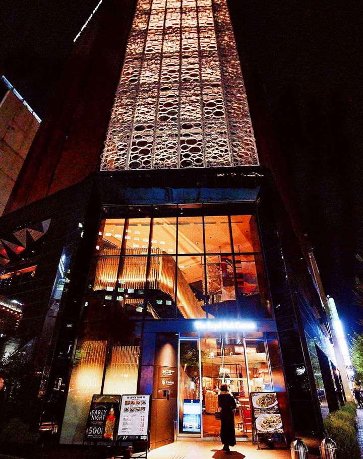 銀座「ザ ロイヤルパーク キャンバス 銀座コリドー」の外観