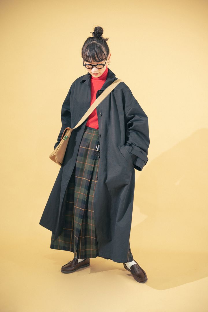 赤とキルトスカートの組み合わせはやっぱりカワイイ！【FUDGE FRIEND おしゃれさんの毎日コーディネート vol.339｜UMI】