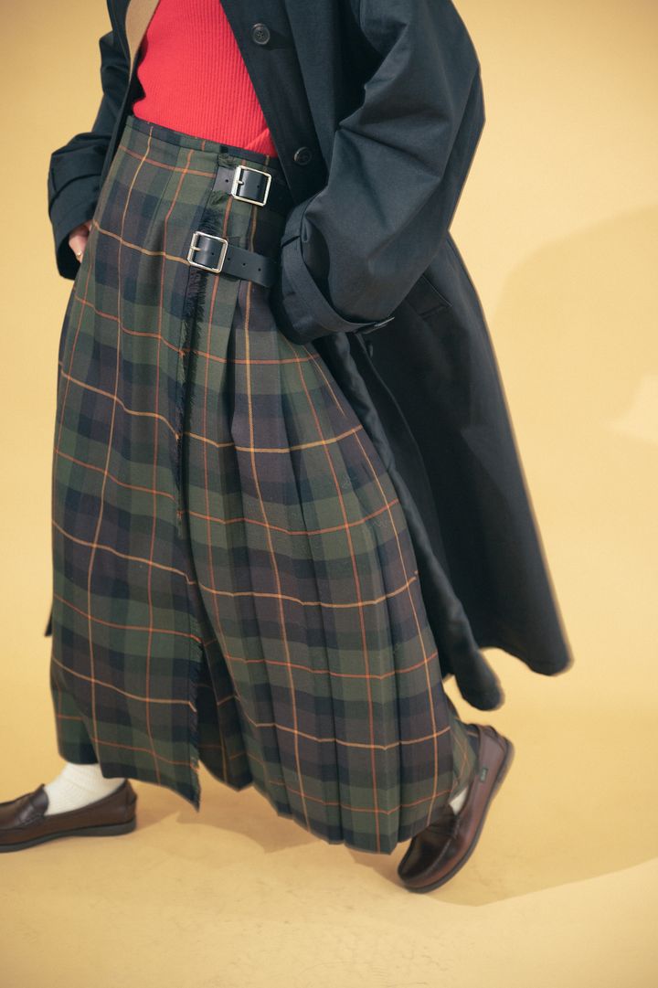 赤とキルトスカートの組み合わせはやっぱりカワイイ！【FUDGE FRIEND おしゃれさんの毎日コーディネート vol.339｜UMI】