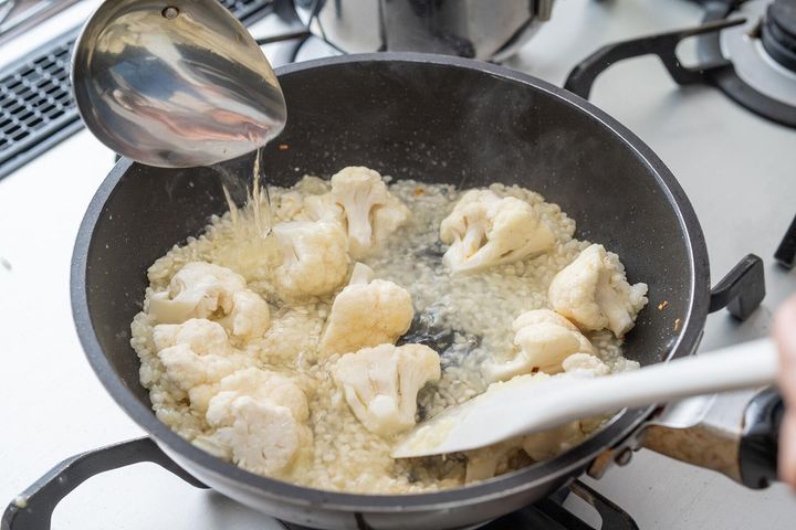 ブロードを足しながら加熱する