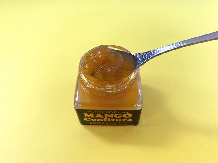 ケイビングの聖地！沖永良部島の原田酒造スパークリング黒糖焼酎と、東マンゴー園のコンフィチュールとジャム【旅するデザイナーがおすすめする旅先でのお土産たち！】