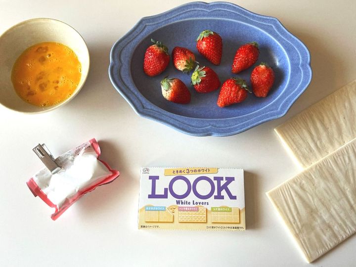 【簡単レシピ】じゅわっとジューシーないちごホワイトチョコパイ【渡辺友美子のコーヒーに合うお菓子のレシピ vol.34 〜レシピで旅するヨーロッパ〜】