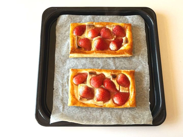 【簡単レシピ】じゅわっとジューシーないちごホワイトチョコパイ【渡辺友美子のコーヒーに合うお菓子のレシピ vol.34 〜レシピで旅するヨーロッパ〜】