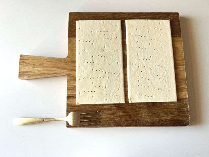 【簡単レシピ】じゅわっとジューシーないちごホワイトチョコパイ【渡辺友美子のコーヒーに合うお菓子のレシピ vol.34 〜レシピで旅するヨーロッパ〜】