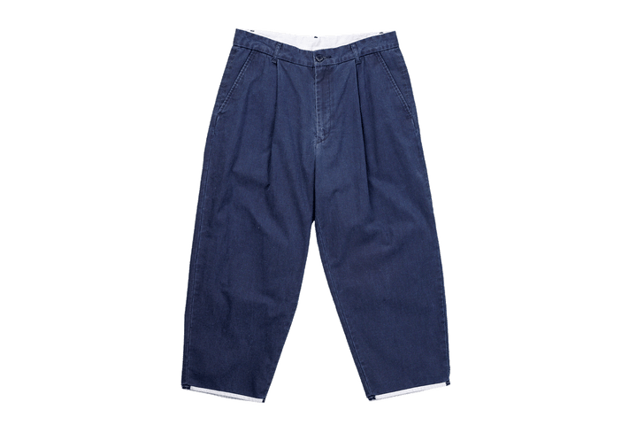 〈グラフペーパー〉のデニムパンツ