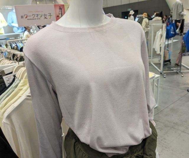 ワークマン「クルーネックラメTボディ」