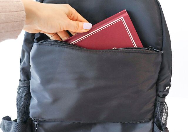 人気スタイリストが本当に持ちたい推しリュックBOOK by 安西こずえ キャリーループと隠しポケット