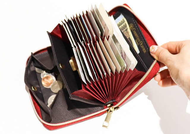 CHRISTIAN OLIVIER PARIS カードがいっぱい入る じゃばら式財布BOOK じゃばら