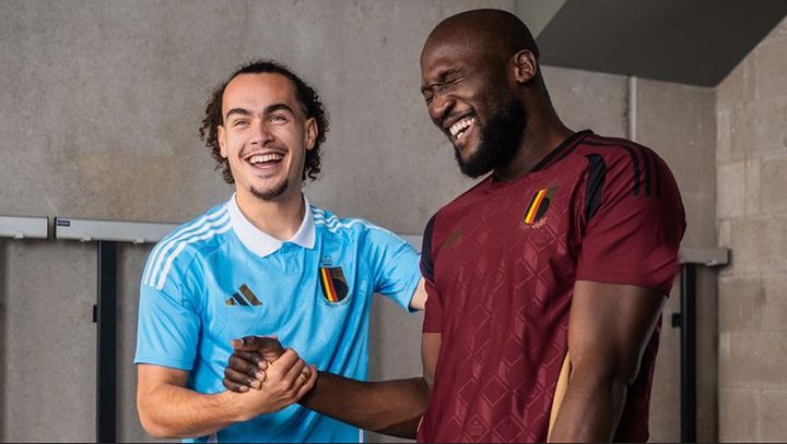 ベルギー代表のEURO2024新ユニフォームが登場！水色アウェイは漫画『タンタンの冒険』デザイン