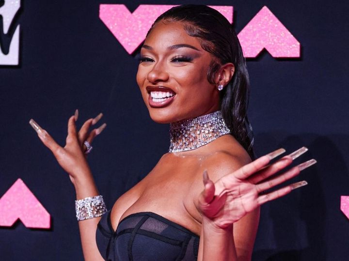 画像: メーガン・ジー・スタリオン流のアニメコス