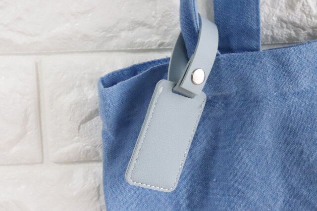 セリアのネームタグ レザー調の使用例