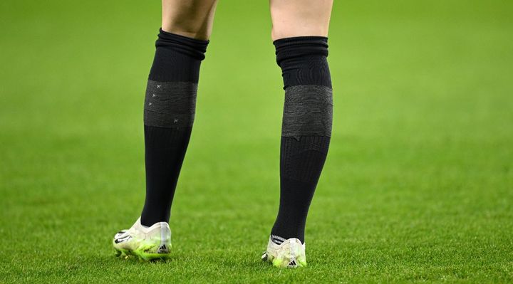 アーセナル女子、敵であるチェルシーの靴下を購入して試合で履く！そのワケは