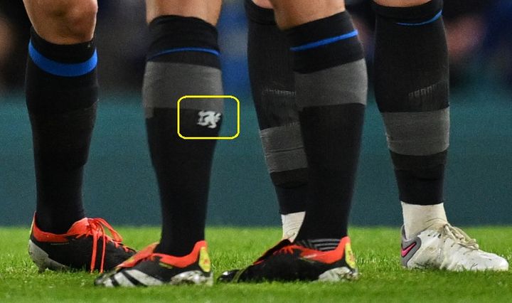 アーセナル女子、敵であるチェルシーの靴下を購入して試合で履く！そのワケは