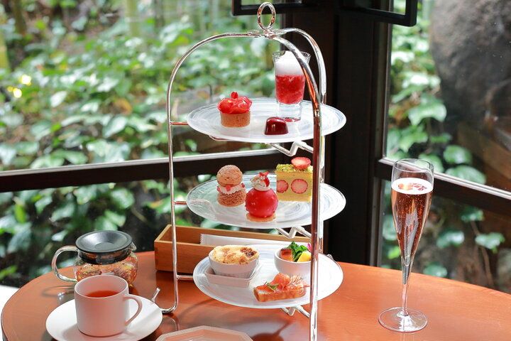 大正ロマン風の豪華建築の中で優雅に♪「THE KAWABUN NAGOYA」の期間限定いちご尽くしのアフタヌーンティー